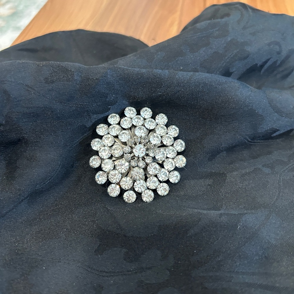 Elegant Silver Floral Brooch